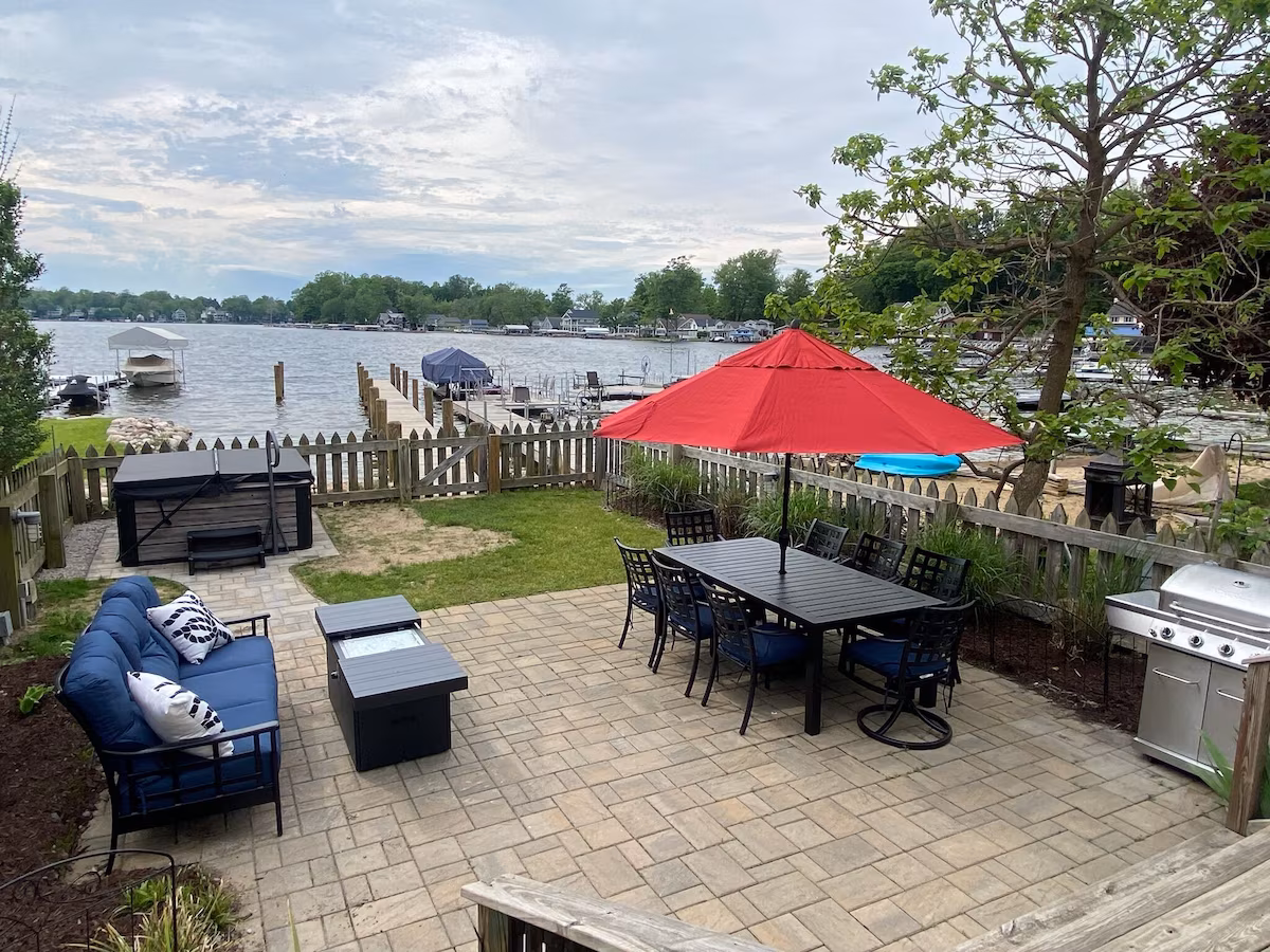 Bayview House full outdoor patio view